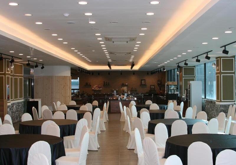 Crown Hotel Changwon