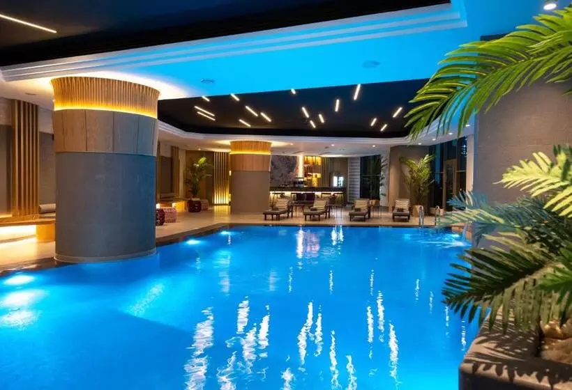 هتل Kuwait Grand