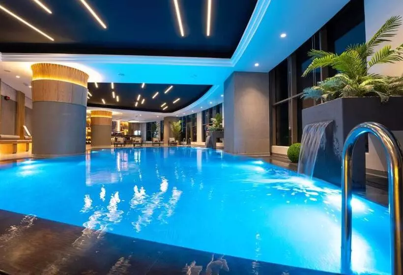 هتل Kuwait Grand