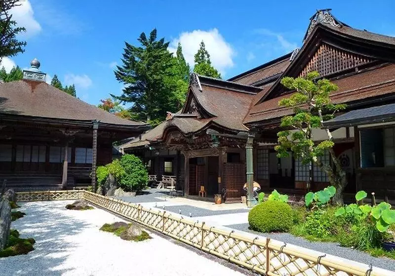 Hotelli 高野山 宿坊 桜池院  Koyasan Shukubo Yochiin