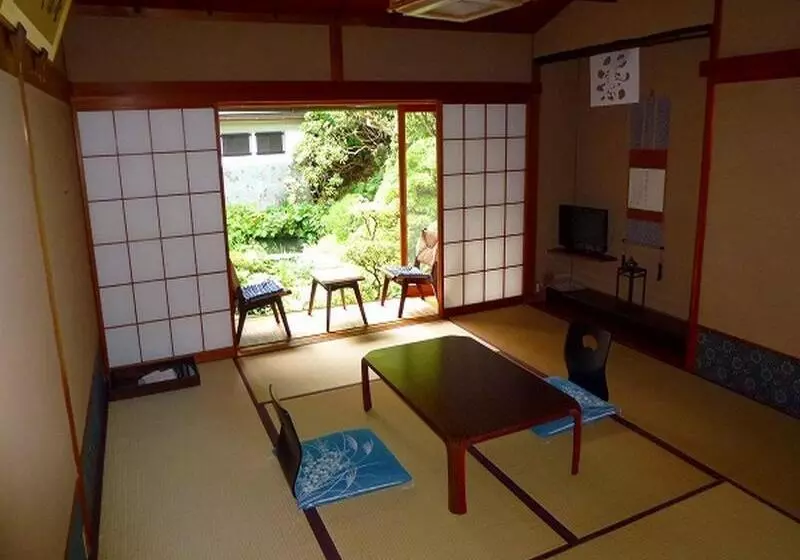 Hotelli 高野山 宿坊 桜池院  Koyasan Shukubo Yochiin
