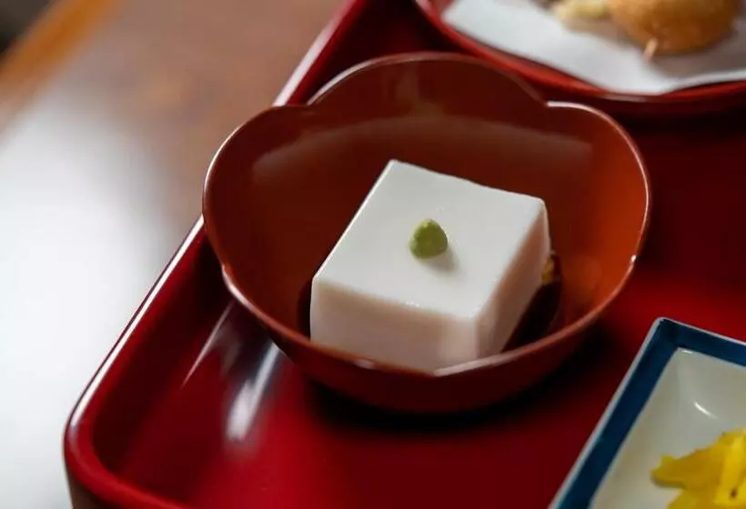 Hotelli 高野山 宿坊 桜池院  Koyasan Shukubo Yochiin
