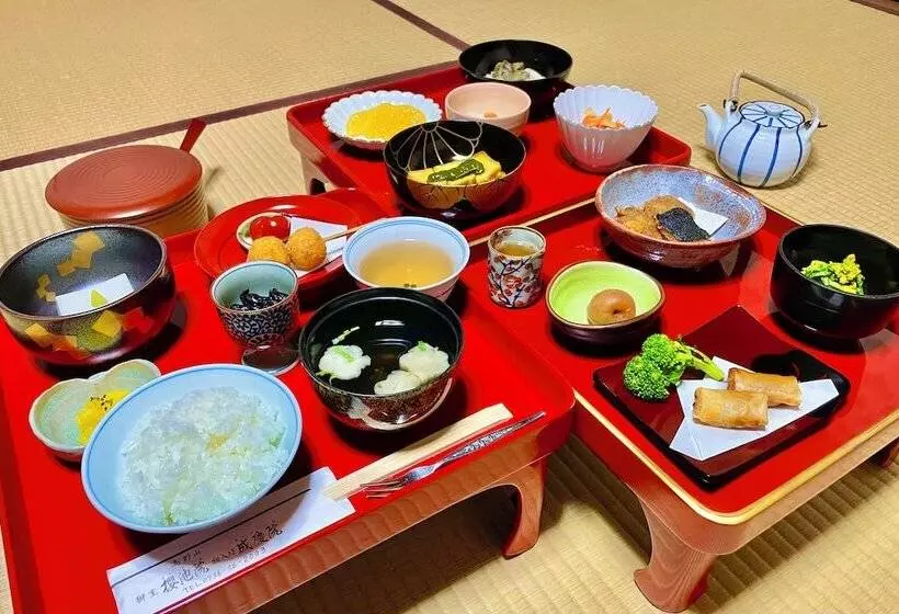 Hotelli 高野山 宿坊 桜池院  Koyasan Shukubo Yochiin