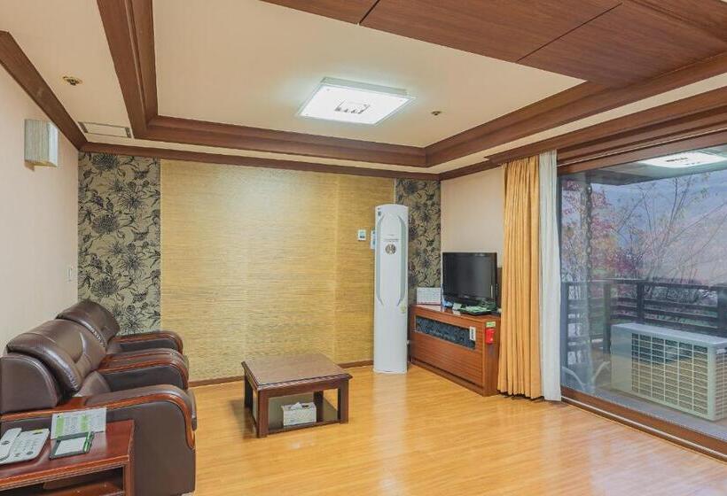 فندق Osaek Greenyard