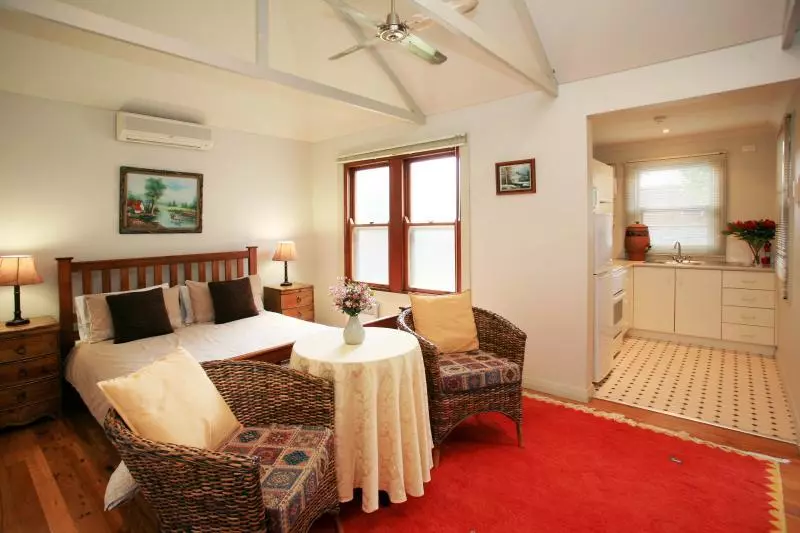 هتل The Bank Guesthouse