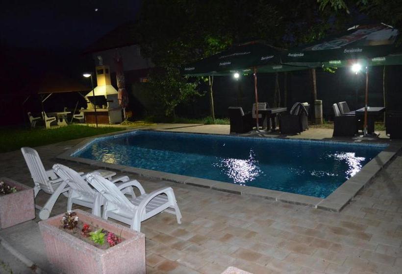 هتل Villa Hipodrom