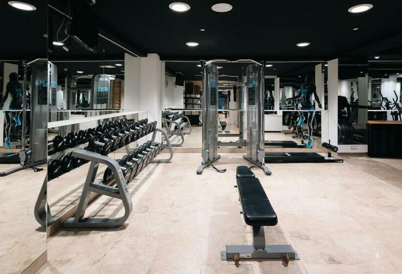 هتل Voco Madrid Retiro, An Ihg