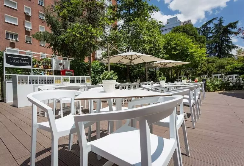 هتل Voco Madrid Retiro, An Ihg