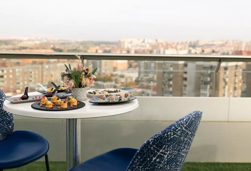 هتل Voco Madrid Retiro, An Ihg