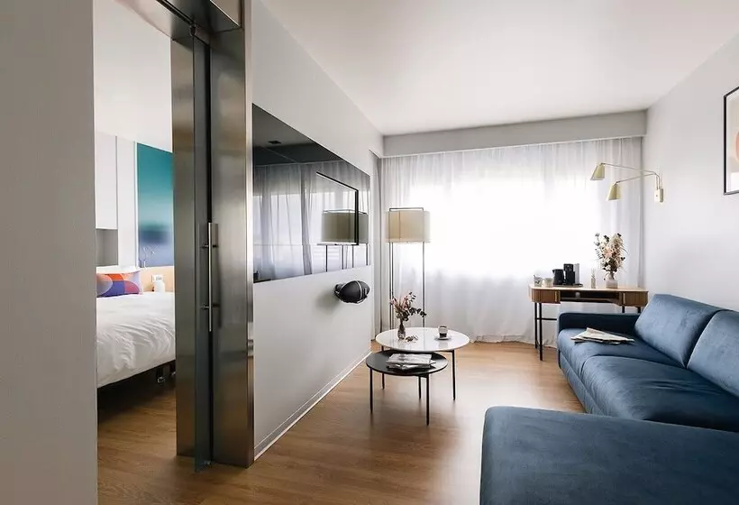 هتل Voco Madrid Retiro, An Ihg