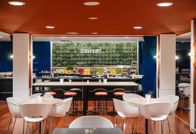 هتل Voco Madrid Retiro, An Ihg