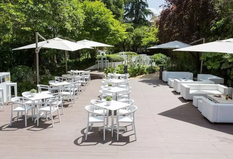 هتل Voco Madrid Retiro, An Ihg