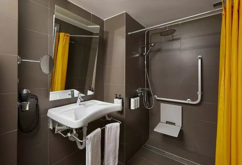هتل Voco Madrid Retiro, An Ihg