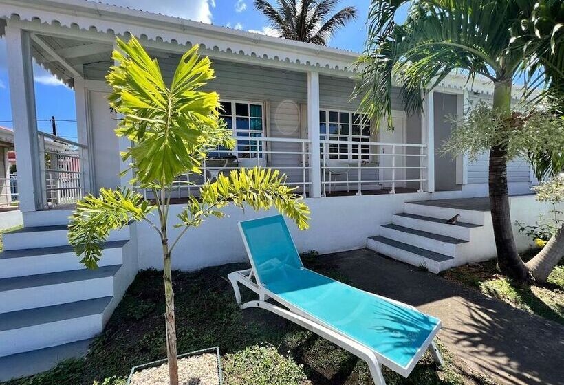 בית מלון כפרי Talk Of The Town Inn & Suites