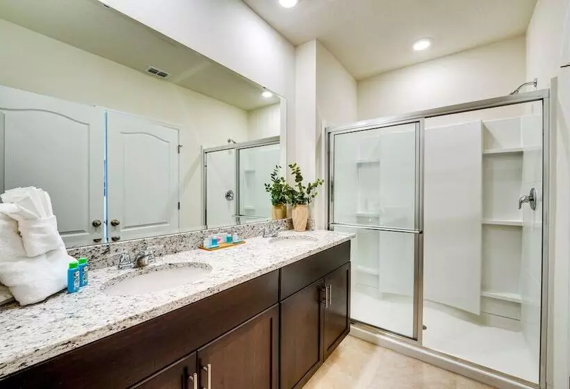 Resort Oasis W/ Game Room: 11 Mi To Disney!