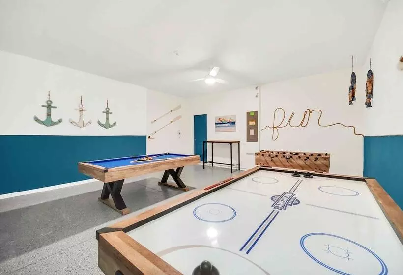 Resort Oasis W/ Game Room: 11 Mi To Disney!
