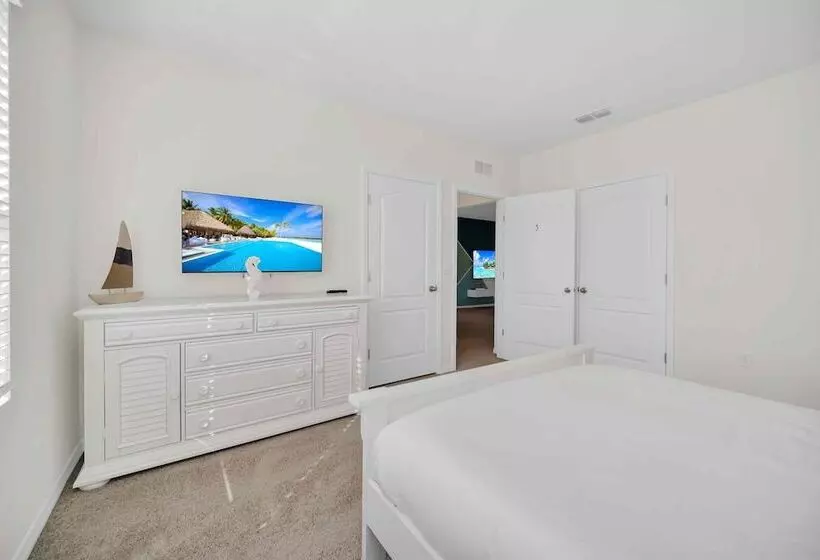Resort Oasis W/ Game Room: 11 Mi To Disney!