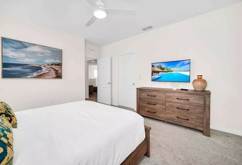 Resort Oasis W/ Game Room: 11 Mi To Disney!