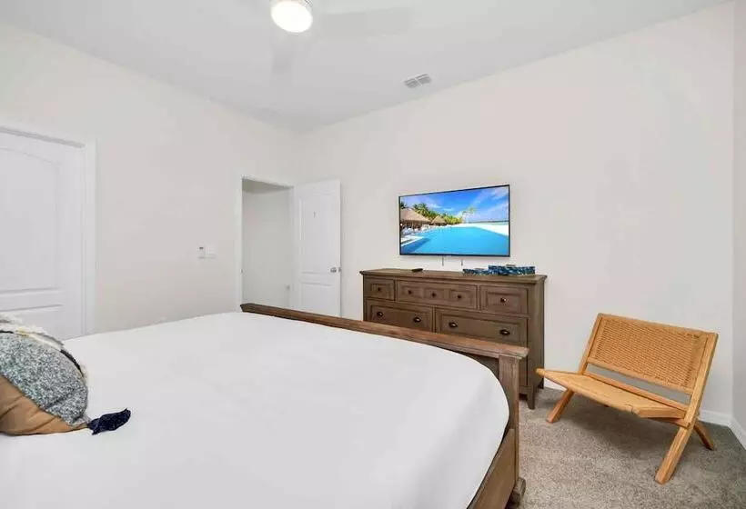 Resort Oasis W/ Game Room: 11 Mi To Disney!