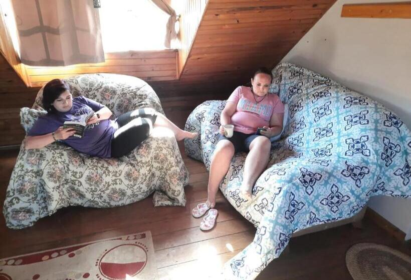 הוסטל Keedols Inn & Backpackers