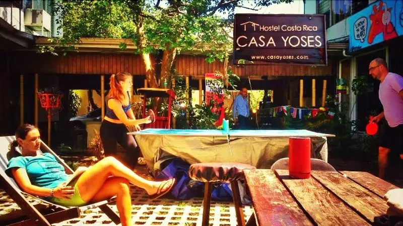 مسافرخانه Casa Yoses
