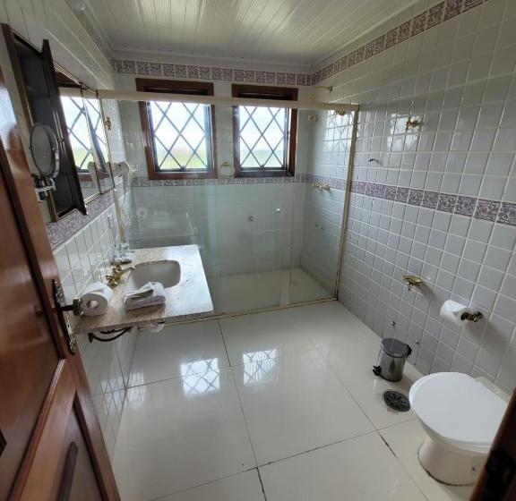 فندق Castelo Nacional Inn Campos Do Jordao