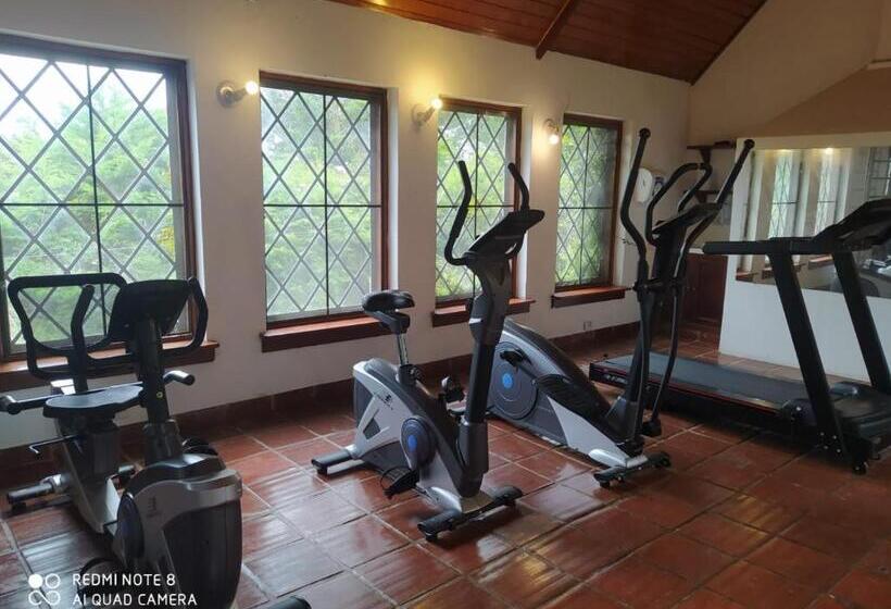 فندق Castelo Nacional Inn Campos Do Jordao