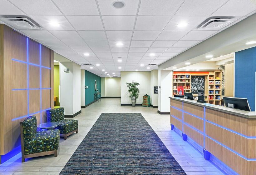 فندق Hampton Inn Ozona