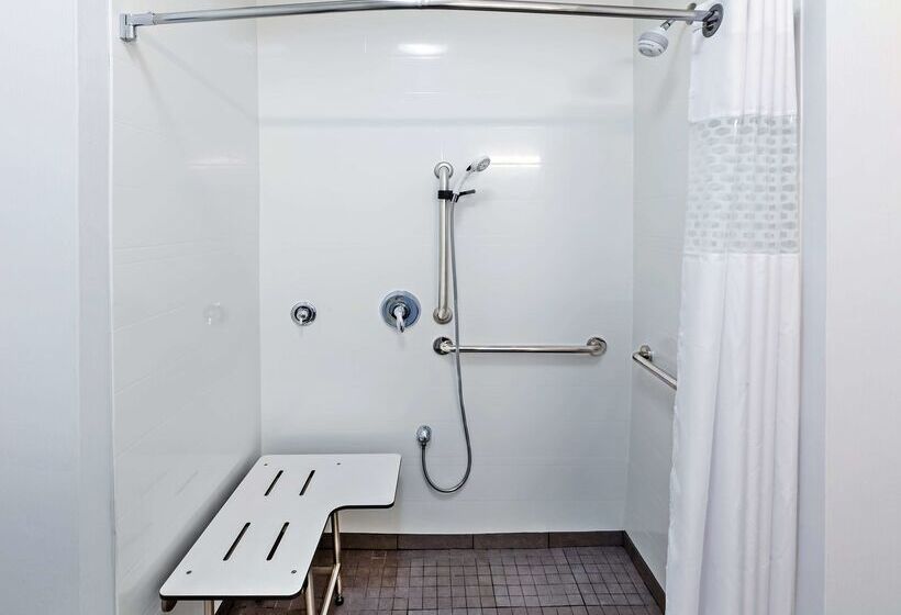 فندق Hampton Inn Ozona