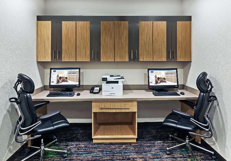 فندق Hampton Inn Ozona