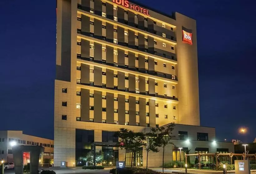 هتل Ibis Istanbul Tuzla