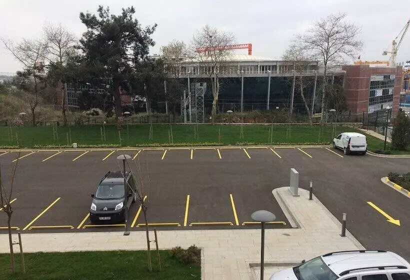 هتل Ibis Istanbul Tuzla