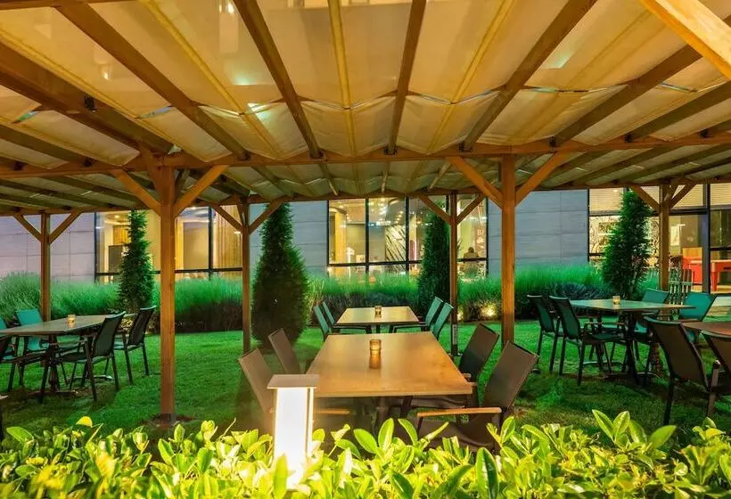 هتل Ibis Istanbul Tuzla