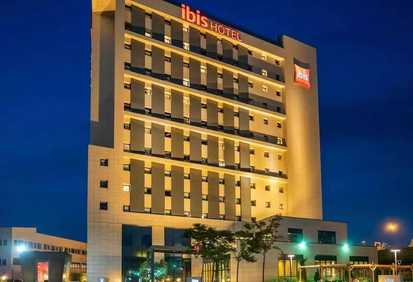 هتل Ibis Istanbul Tuzla