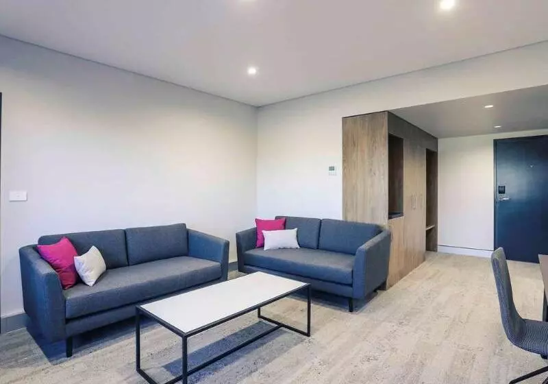 هتل Mercure Tamworth