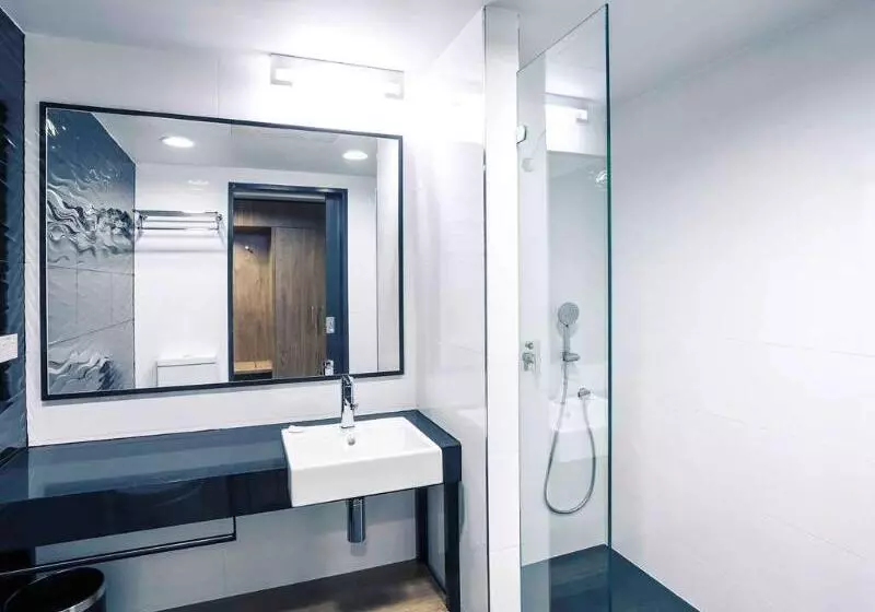 هتل Mercure Tamworth