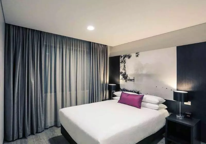 هتل Mercure Tamworth