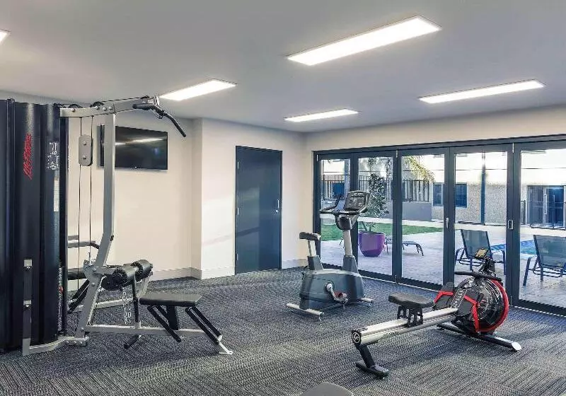 هتل Mercure Tamworth