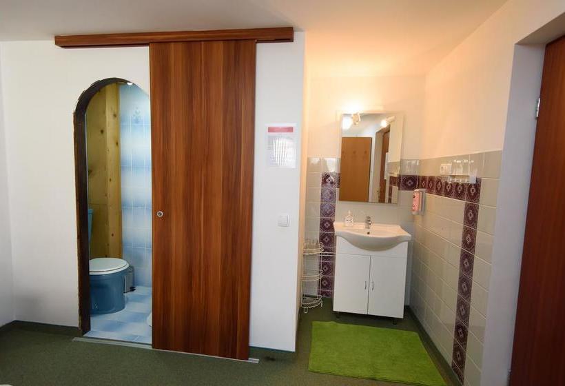 هتل Hostel Vila Bistrica