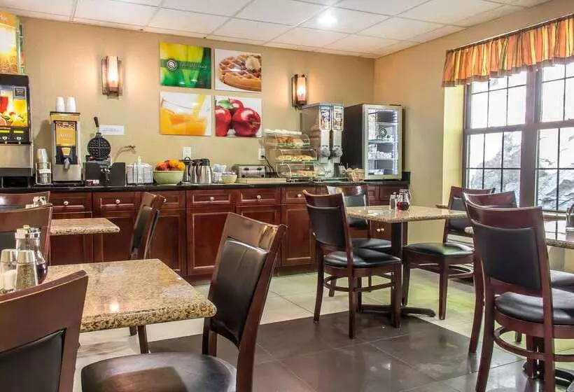 ホテル Quality Inn Near Mountain Creek