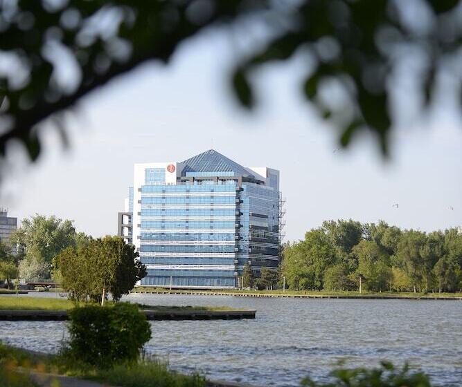 فندق Ramada By Wyndham Constanta