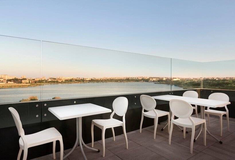 فندق Ramada By Wyndham Constanta