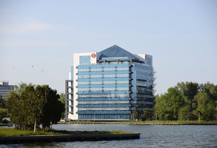 فندق Ramada By Wyndham Constanta