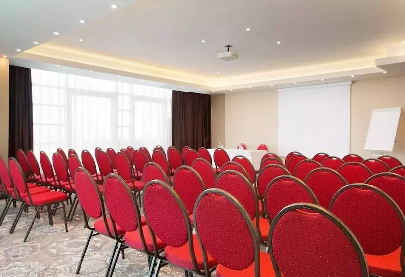 هتل Ramada By Wyndham Constanta
