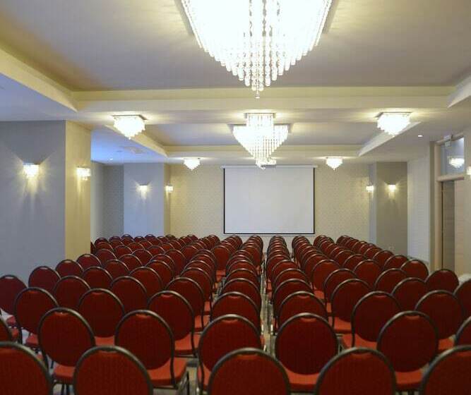 فندق Ramada By Wyndham Constanta