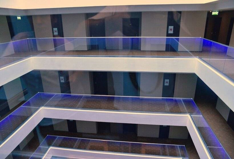 فندق Ramada By Wyndham Constanta