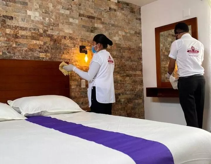 Hotelli & Suites Cerro Roj0