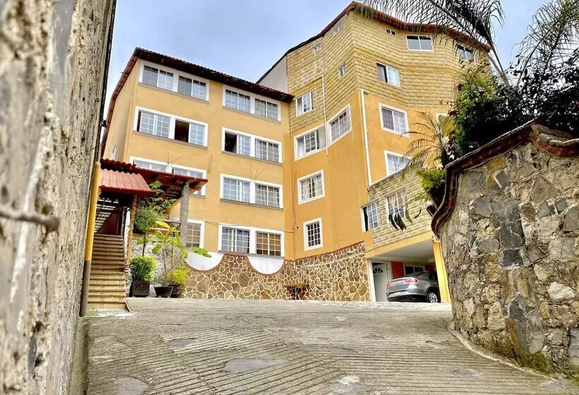 Hotelli & Suites Cerro Roj0