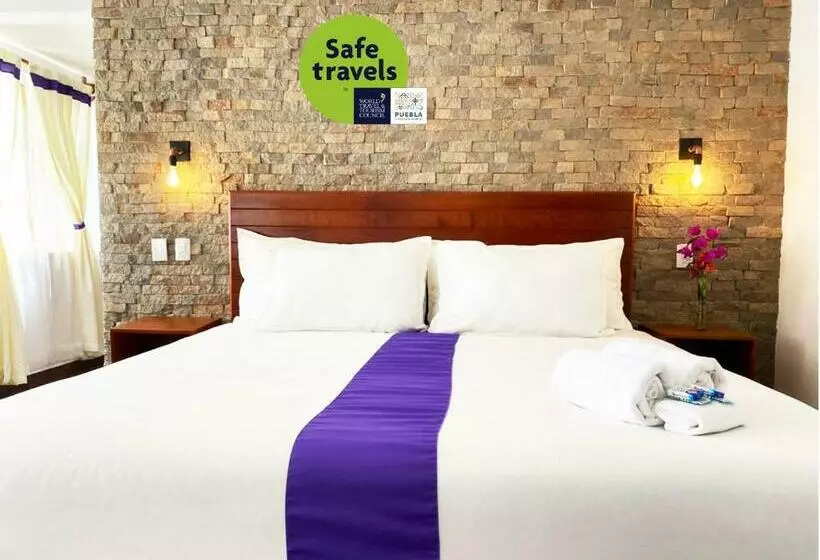 Hotelli & Suites Cerro Roj0