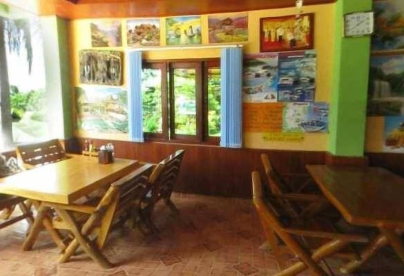 بنسيون J.b. Hut Bungalows